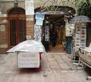 Eingang zum originellen Buchladen