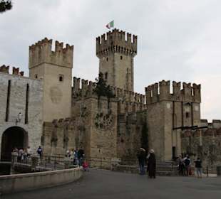 Замок рядом с отелем