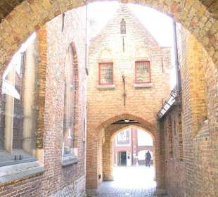 Gang in den Innenhof