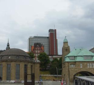 Blick zum Atlantic Haus / Penthouse Elb-Panorama