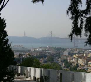 Ponto 25 de Abril und Christo Rei