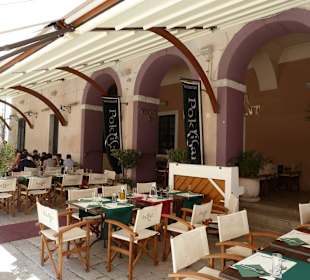 Sehr einladend zum Sitzen, genießen und Schauen!