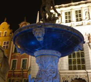 Langer Markt: Neptunbrunnen und Artushof