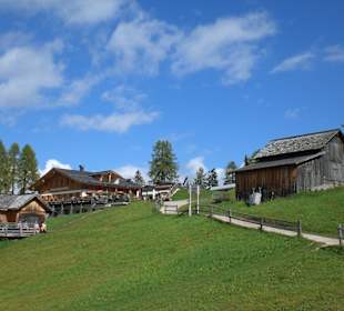 Schöne Wanderwege auf den Rotwandwiesen