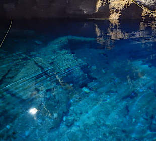 Klares, blaues Wasser