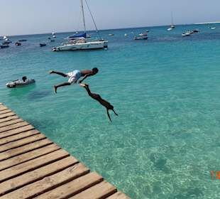 Kinder beim Schwimmen