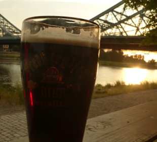 Absacker im Demnitz Elbe Garten am Blauen Wunder