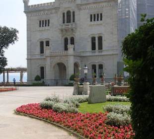 Facciata del castello