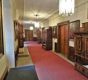 Rundgang durch die Räume des Wasserschlosses