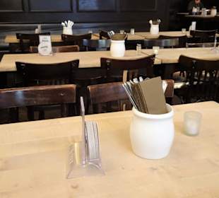 Blick in den Gastraum des Sünner im Walfisch