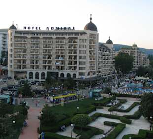 Promenade - golden sands