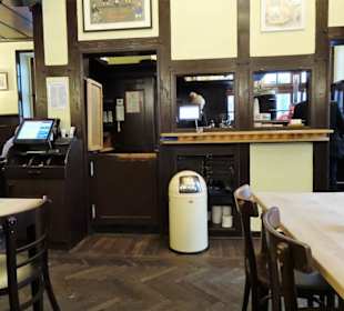 Blick in den Gastraum des Sünner im Walfisch