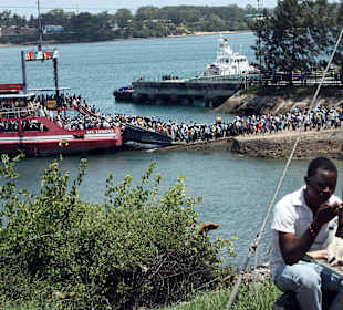Mombasa Fähre aus "Die weiße Massai"