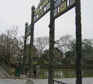 Ein Durchgang in der nähe ...