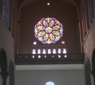 Rosette über dem Eingang