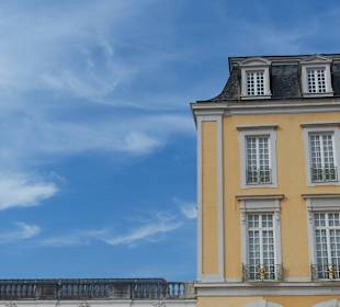 Tolles Herbstwetter am Schloss
