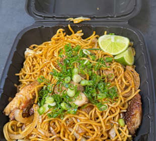 Essen vom Foodtruck in Little Tokyo
