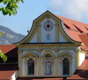 Fassade der Stiftskirche