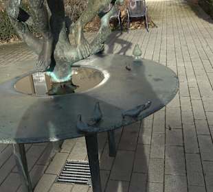 Skulptur Flötenspieler mit Vögel