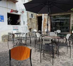 Der Innenhof der Bar Yesterday