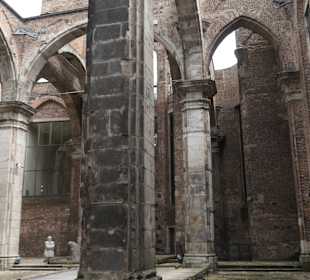 Blick in die Kirchenruine St. Alban in Köln