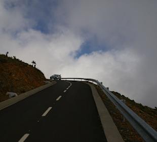 Sieht aus, als ob die Straße in die Wolken führt