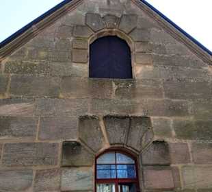 Hier mal der Sandsteinbau