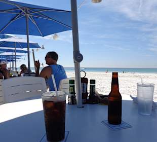 The Sandbar Restaurant - mit den Füßen im Sand