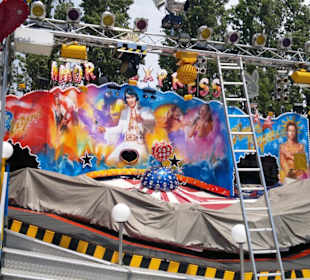 Der Luna-Park bei Tag und Nacht