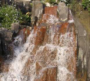 Wasserfall in der Hotelanlage