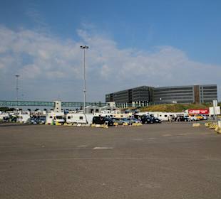 Abfertigung Pkw und Terminal 