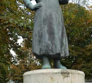 Auf dem Viktualienmarkt – Liesl-Karlstadt-Brunnen