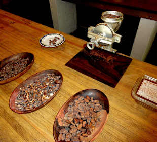 Zerkleinerung der Kakao-Bohnen