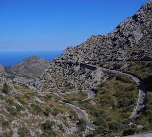 Serpentinen mit Ausblick