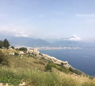 Kultur/Stadtbesichtigung - Blick von der Burg auf Alanya