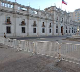 Seitlicher Blick auf das Gebäude