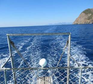 Mit dem grossem Boot zum Umsteigepunkt