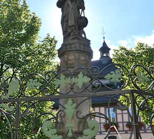 Der Marktbrunnen, ein Denkmal für Regiomontanus