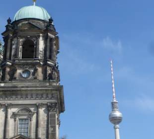 Der Berliner Dom zwischen Spree und Lustgarten