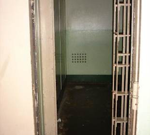 Alcatraz (Innengebäude/Das Loch)
