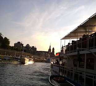 Dampferfahrt auf der Elbe