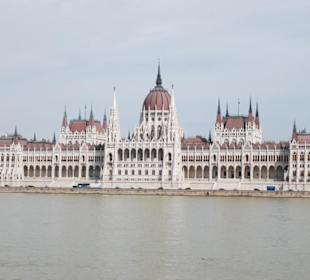 Ungarisches Parlament
