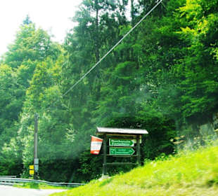 Rechts Hotel Enzianhütte