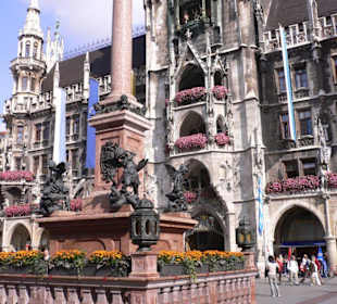 Marienplatz mit Brunnen