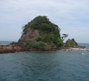 Kleiner Fels vor Koh Maak