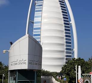 Direkt vor dem Burj al Arab
