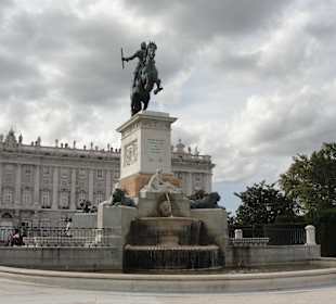 Королевская площадь