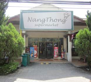 Gutes Einkaufen im NangThong Supermarkt