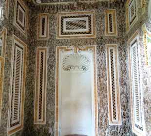 Rundgang durch eine Grotte