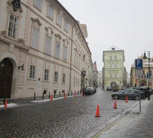 Eindrücke auf der Kleinseite, Amerikanische Botschaft